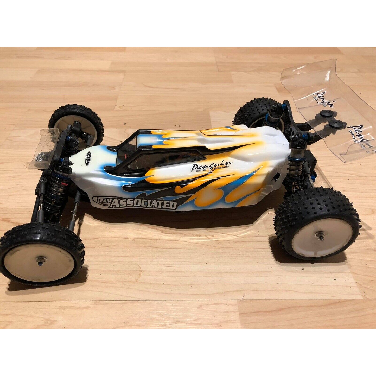Penguin Associated B6.3 B6.2 B6.1 DART body shell lexan buggy